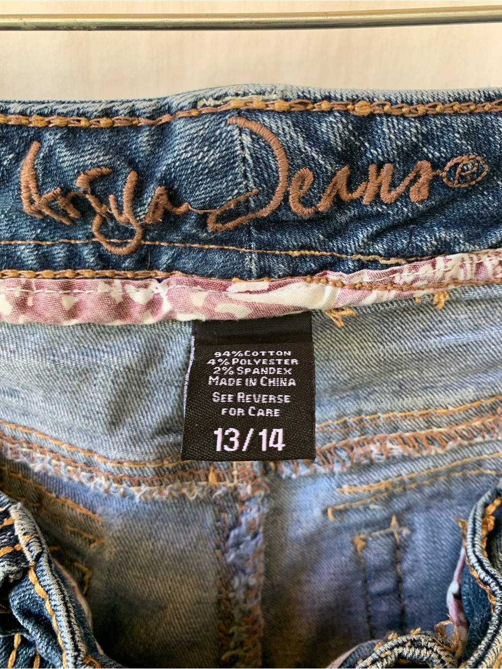 Y2K Ariya Low Rise Bootcut Jeans - Picture 6 of 6
